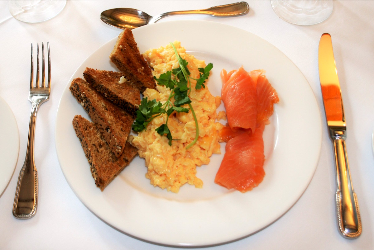 Scrambled egg & smoked salmon